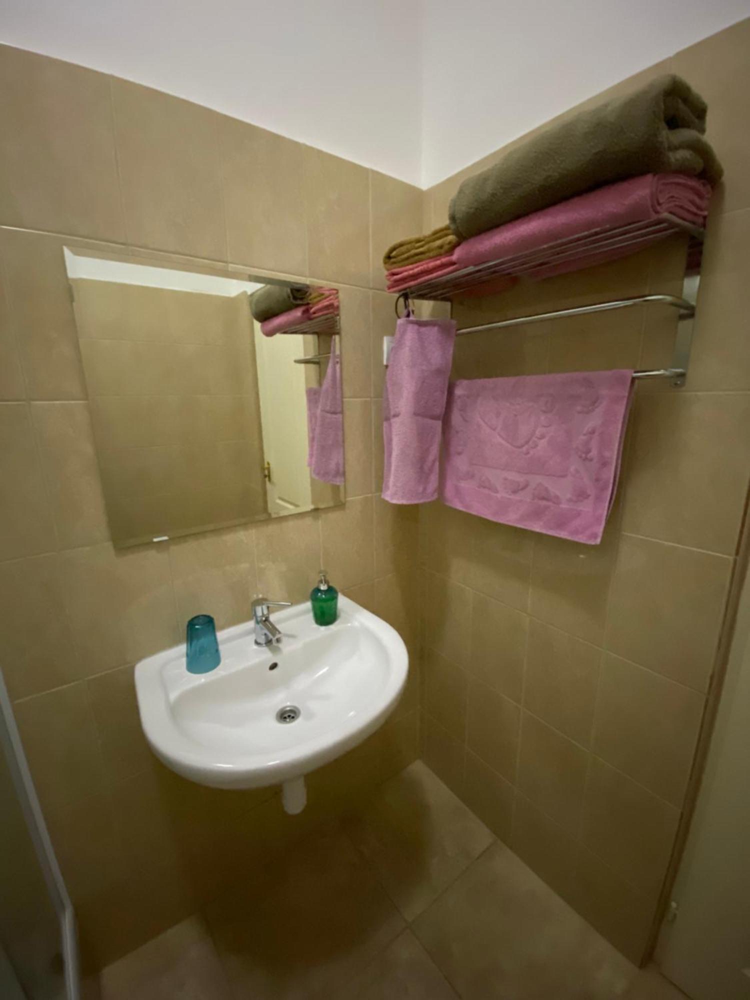 Promenade Guesthouse Near The Danube Budapest Luaran gambar